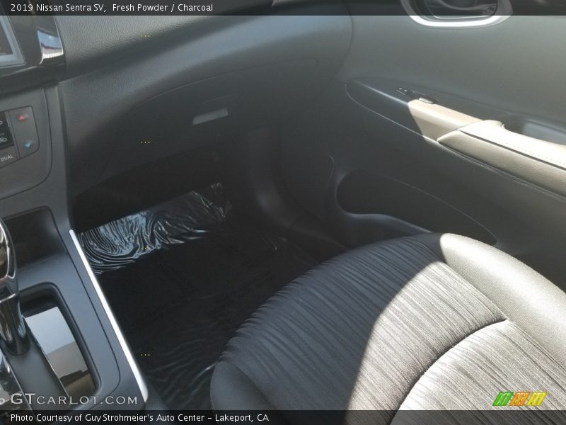 Fresh Powder / Charcoal 2019 Nissan Sentra SV