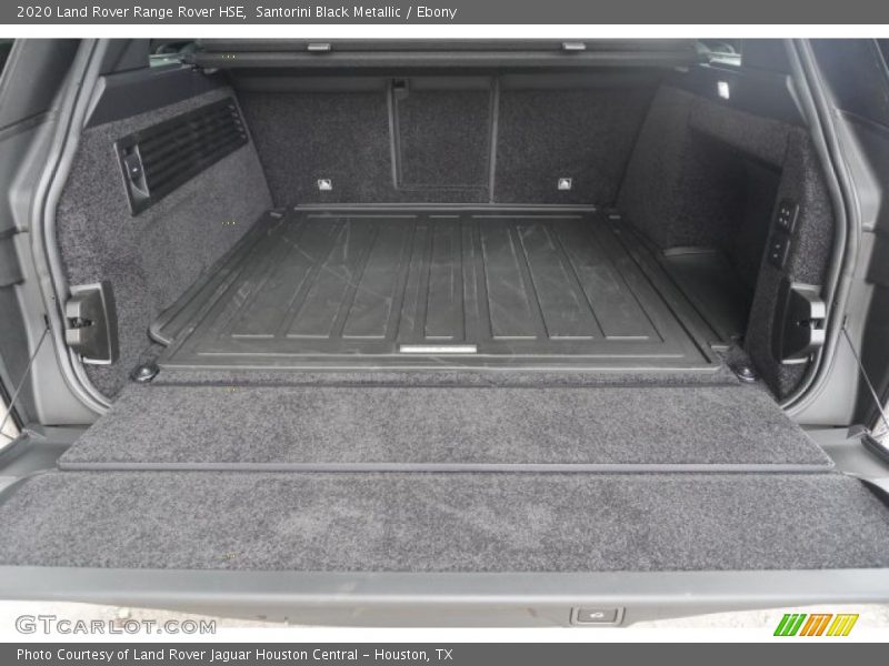  2020 Range Rover HSE Trunk