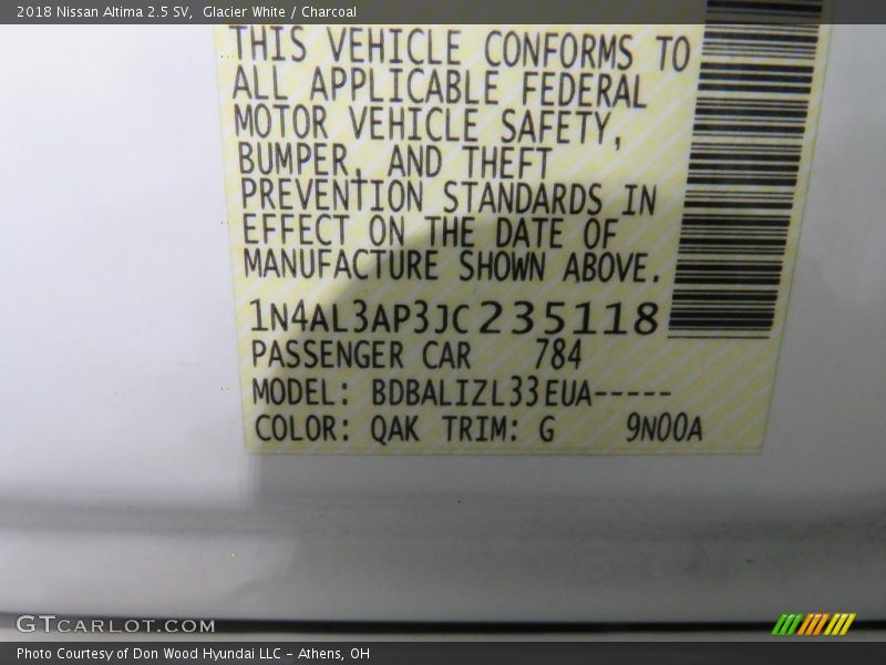 Glacier White / Charcoal 2018 Nissan Altima 2.5 SV