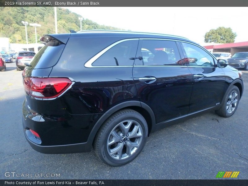 Ebony Black / Satin Black 2019 Kia Sorento SX AWD