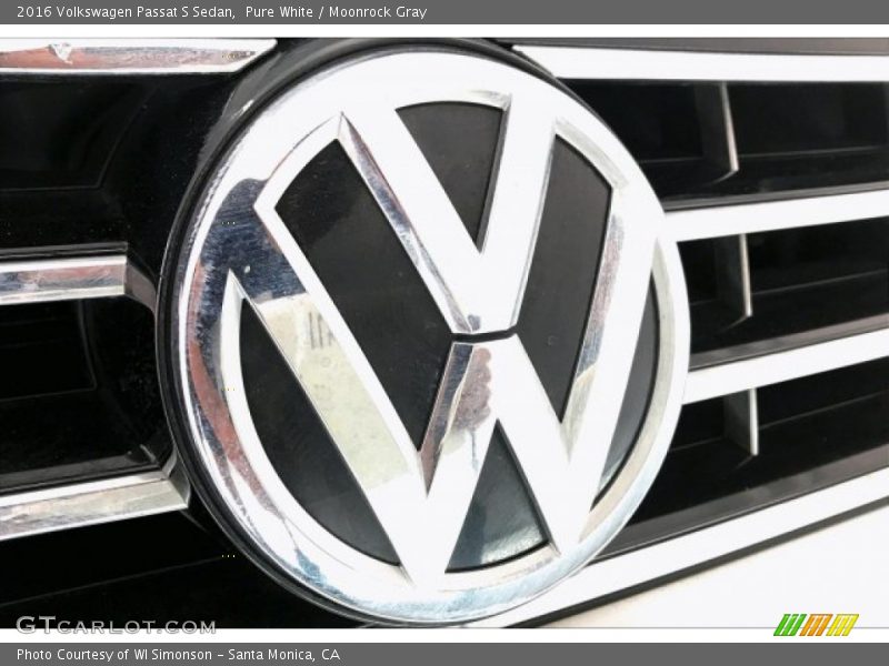 Pure White / Moonrock Gray 2016 Volkswagen Passat S Sedan