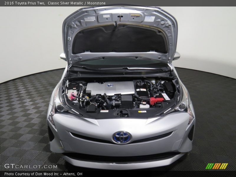 Classic Silver Metallic / Moonstone 2016 Toyota Prius Two