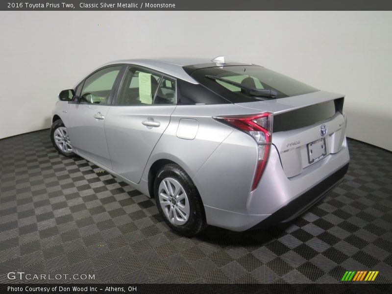 Classic Silver Metallic / Moonstone 2016 Toyota Prius Two