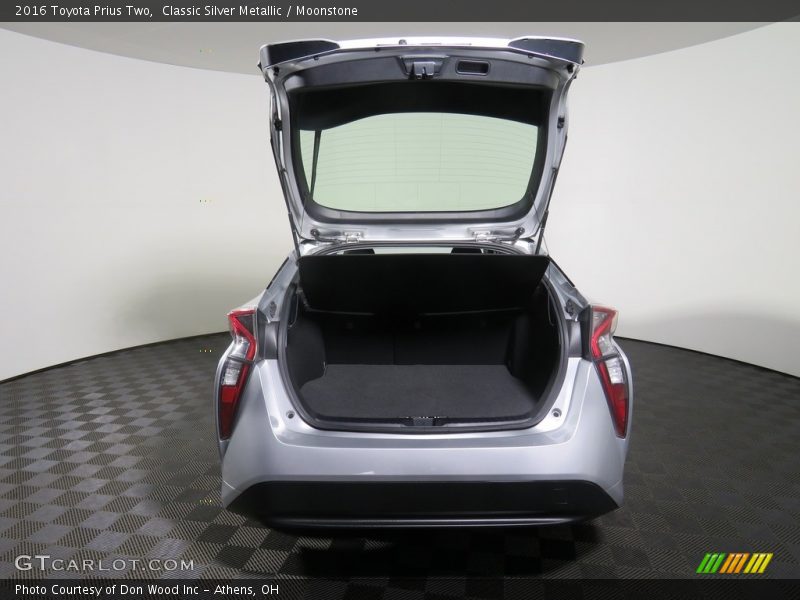 Classic Silver Metallic / Moonstone 2016 Toyota Prius Two