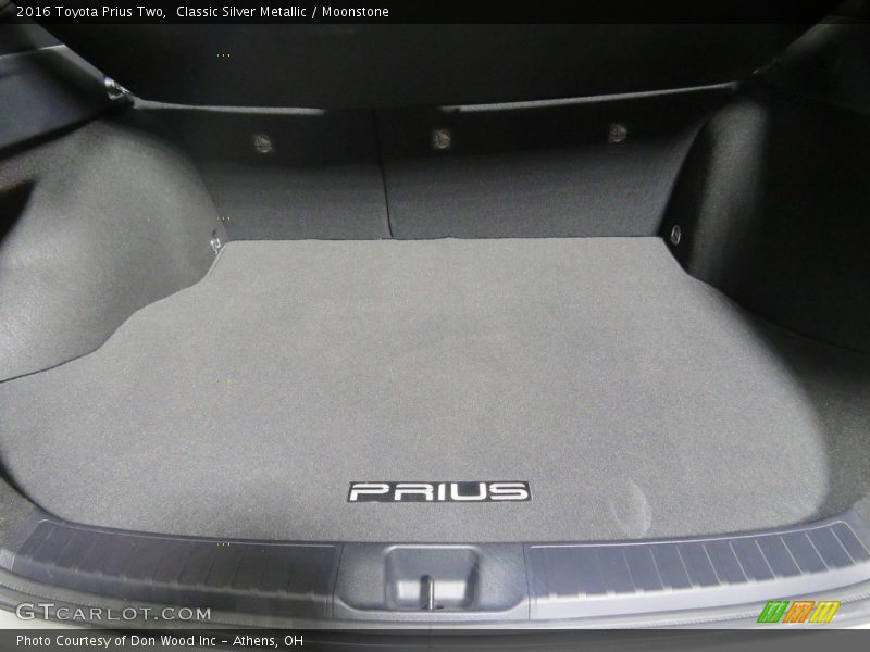 Classic Silver Metallic / Moonstone 2016 Toyota Prius Two