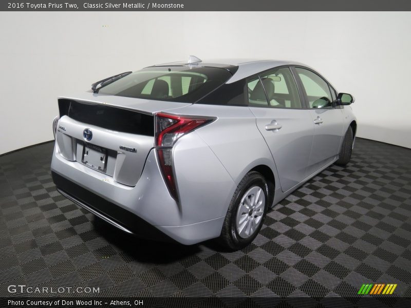 Classic Silver Metallic / Moonstone 2016 Toyota Prius Two