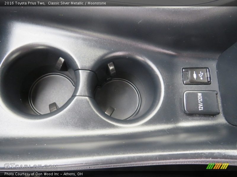 Classic Silver Metallic / Moonstone 2016 Toyota Prius Two