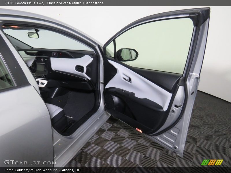 Classic Silver Metallic / Moonstone 2016 Toyota Prius Two