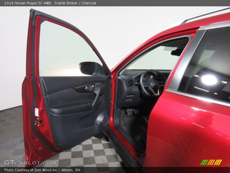Scarlet Ember / Charcoal 2019 Nissan Rogue SV AWD
