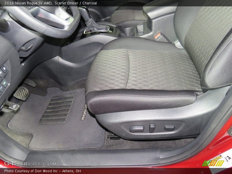 Scarlet Ember / Charcoal 2019 Nissan Rogue SV AWD