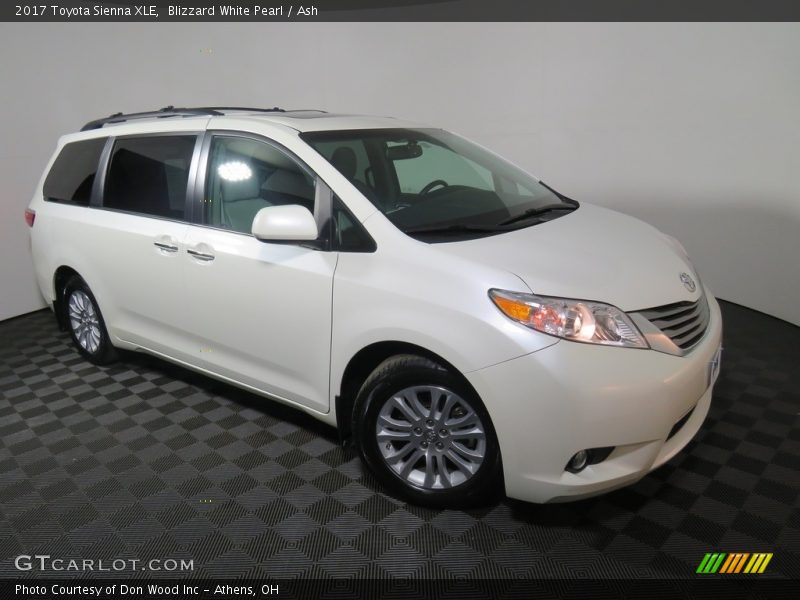 Blizzard White Pearl / Ash 2017 Toyota Sienna XLE