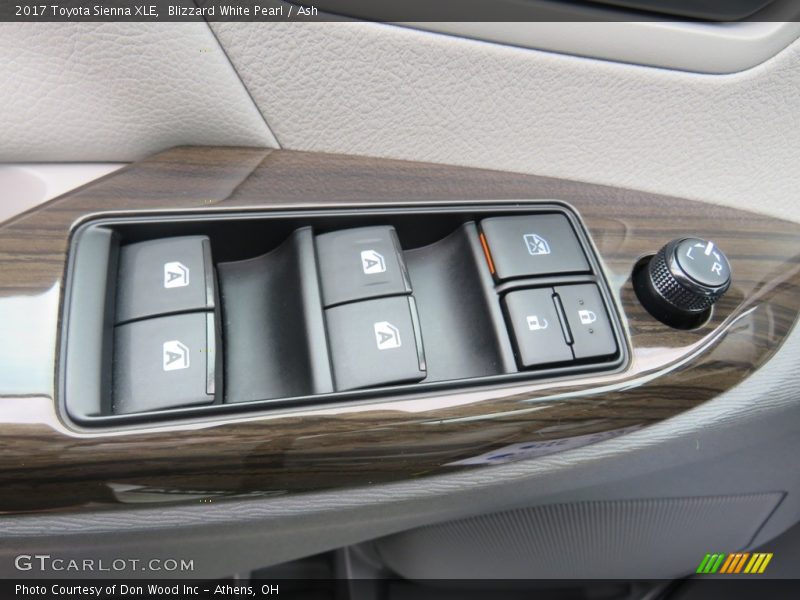 Blizzard White Pearl / Ash 2017 Toyota Sienna XLE