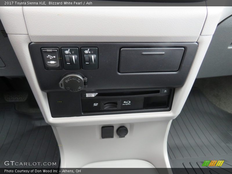 Blizzard White Pearl / Ash 2017 Toyota Sienna XLE