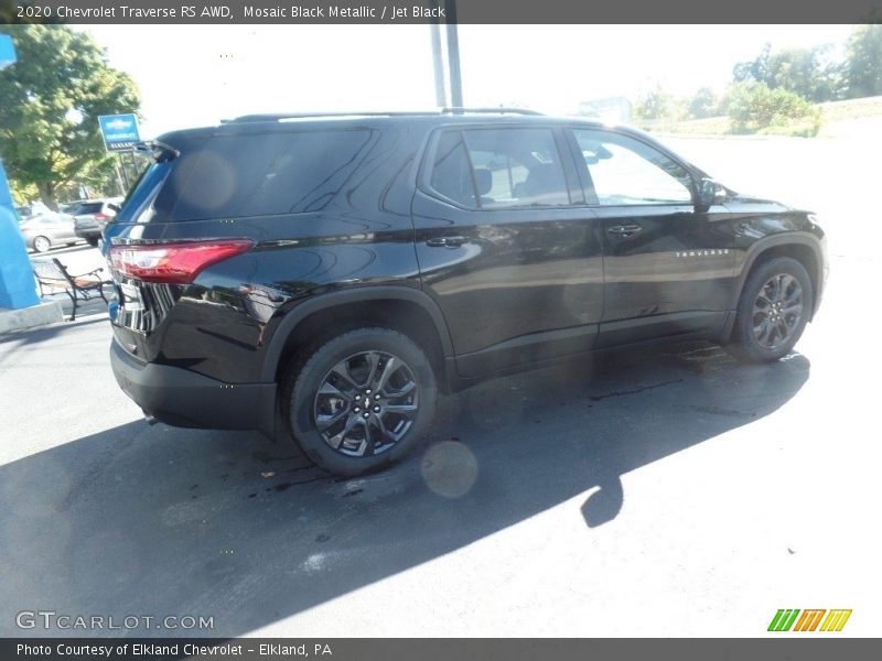 Mosaic Black Metallic / Jet Black 2020 Chevrolet Traverse RS AWD