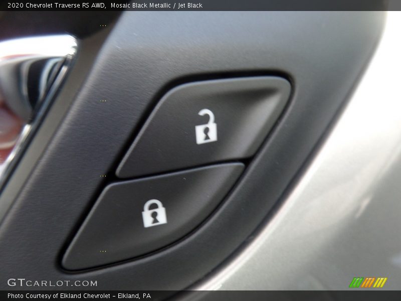 Mosaic Black Metallic / Jet Black 2020 Chevrolet Traverse RS AWD