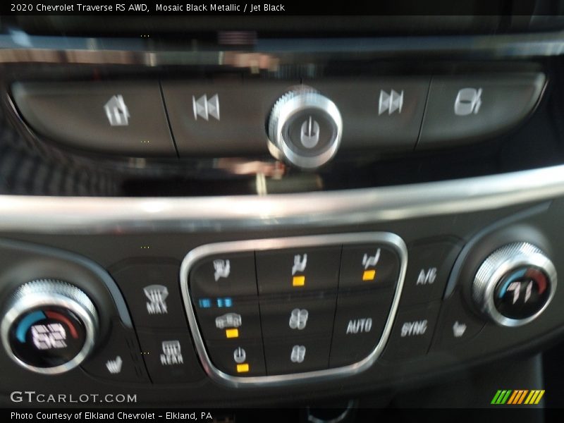 Mosaic Black Metallic / Jet Black 2020 Chevrolet Traverse RS AWD