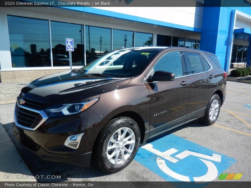 Front 3/4 View of 2020 Equinox LT