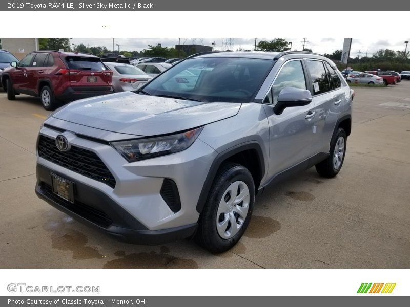 Silver Sky Metallic / Black 2019 Toyota RAV4 LE