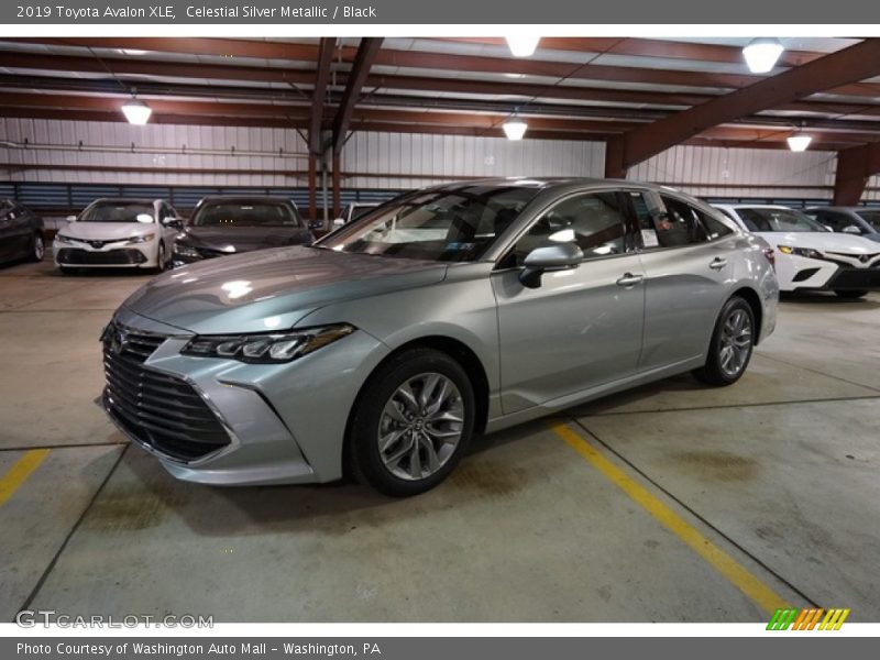 Celestial Silver Metallic / Black 2019 Toyota Avalon XLE