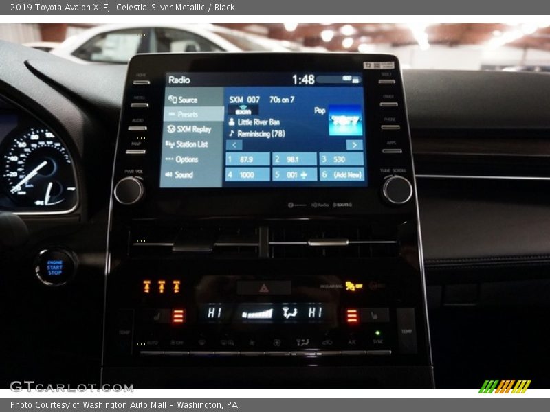 Celestial Silver Metallic / Black 2019 Toyota Avalon XLE