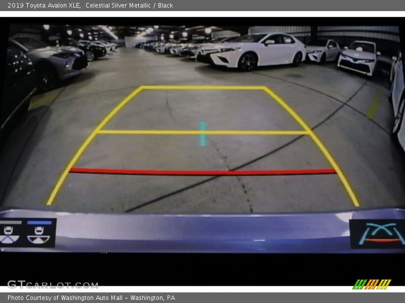 Celestial Silver Metallic / Black 2019 Toyota Avalon XLE