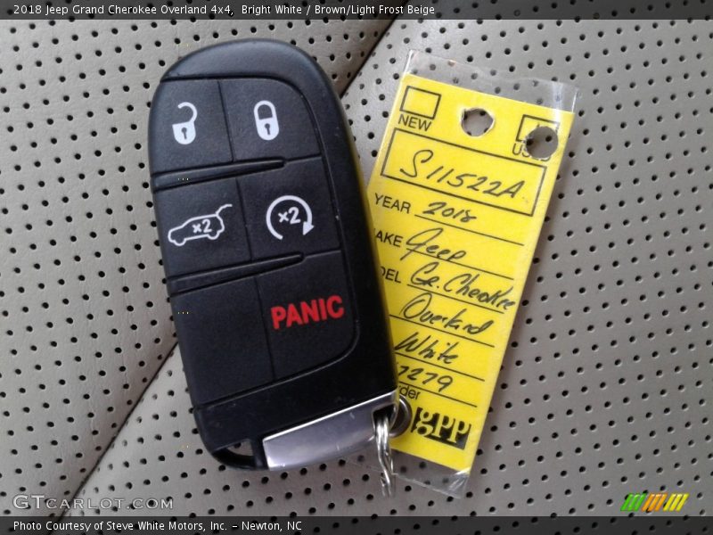 Bright White / Brown/Light Frost Beige 2018 Jeep Grand Cherokee Overland 4x4