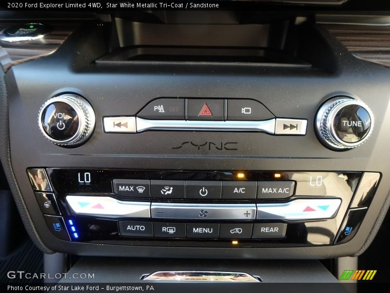 Star White Metallic Tri-Coat / Sandstone 2020 Ford Explorer Limited 4WD