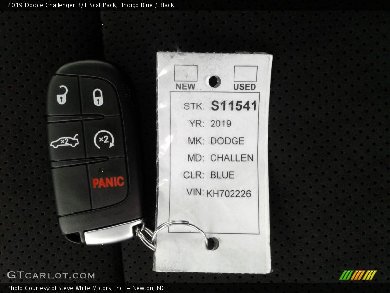Indigo Blue / Black 2019 Dodge Challenger R/T Scat Pack