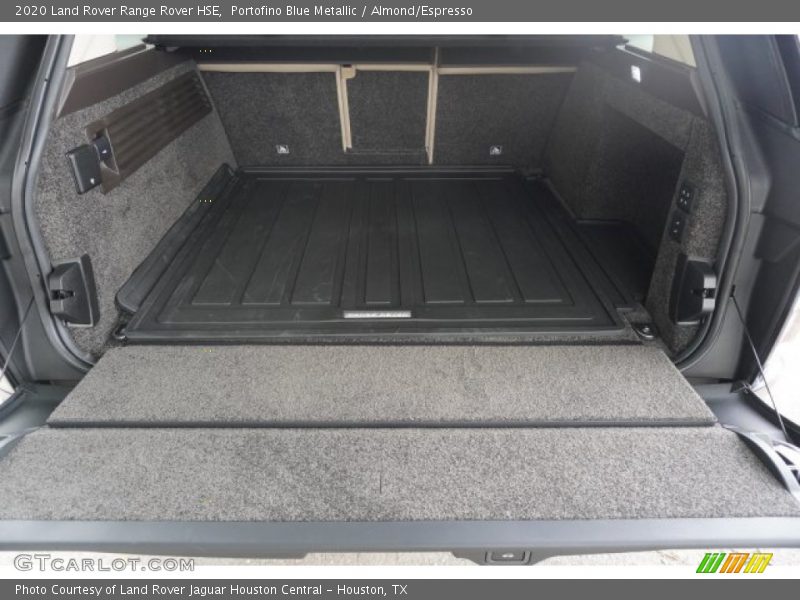  2020 Range Rover HSE Trunk