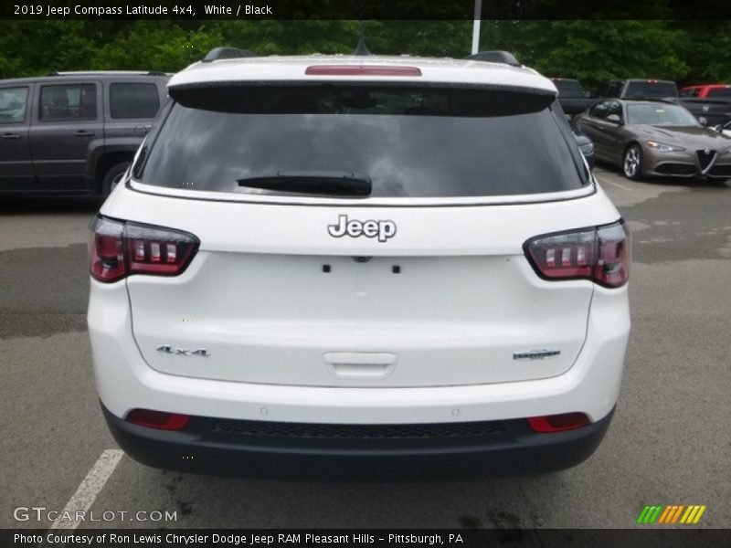White / Black 2019 Jeep Compass Latitude 4x4