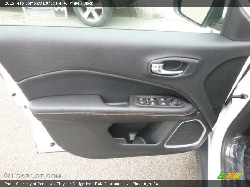 White / Black 2019 Jeep Compass Latitude 4x4