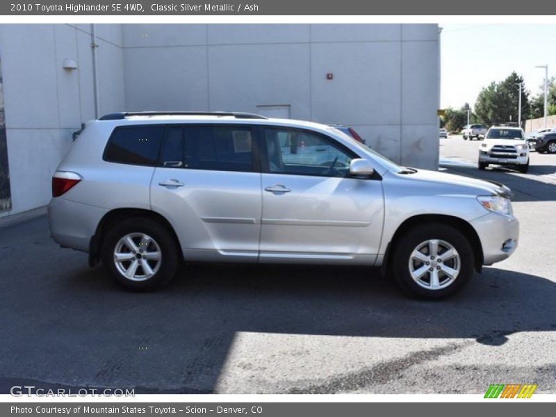 Classic Silver Metallic / Ash 2010 Toyota Highlander SE 4WD