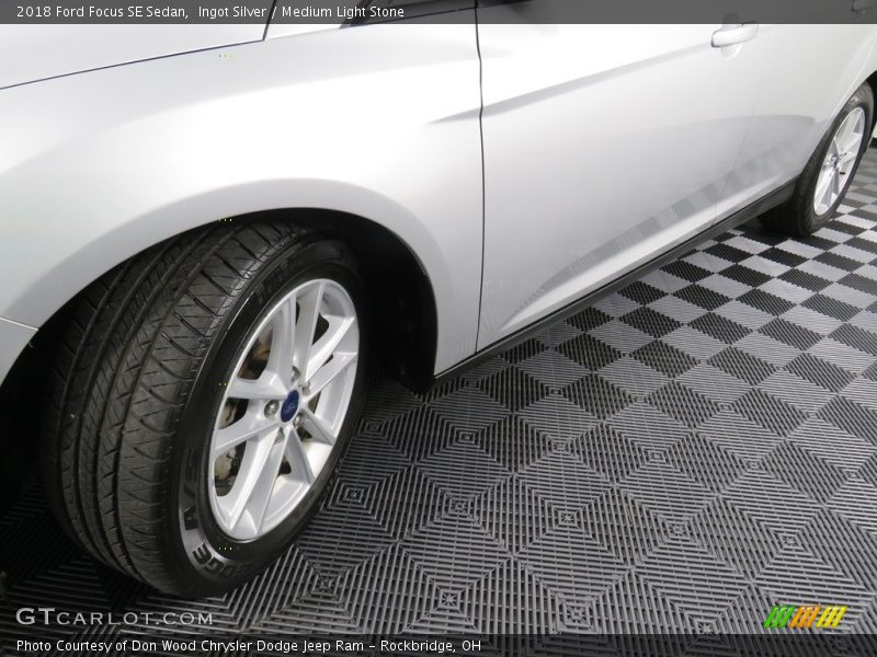 Ingot Silver / Medium Light Stone 2018 Ford Focus SE Sedan