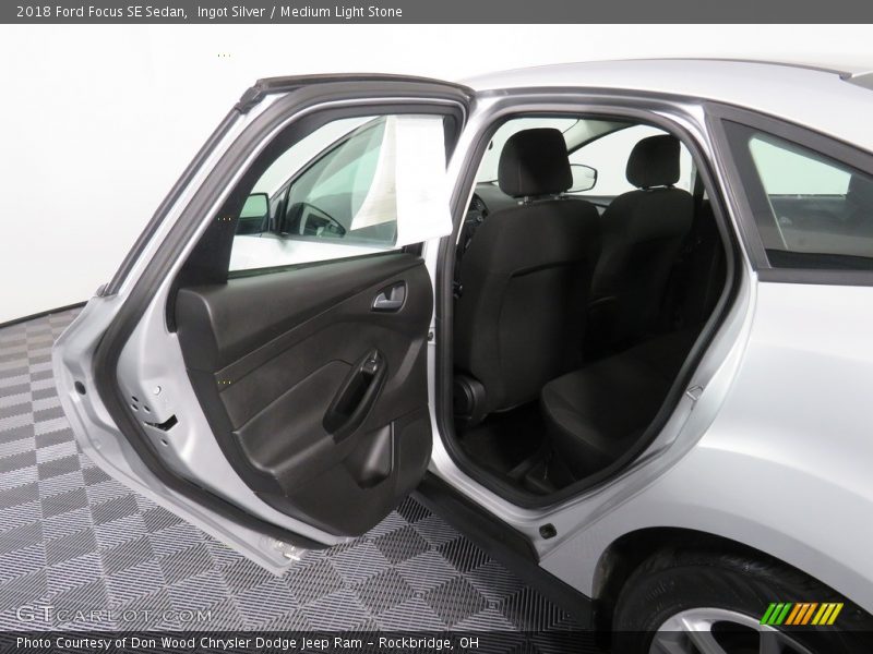 Ingot Silver / Medium Light Stone 2018 Ford Focus SE Sedan