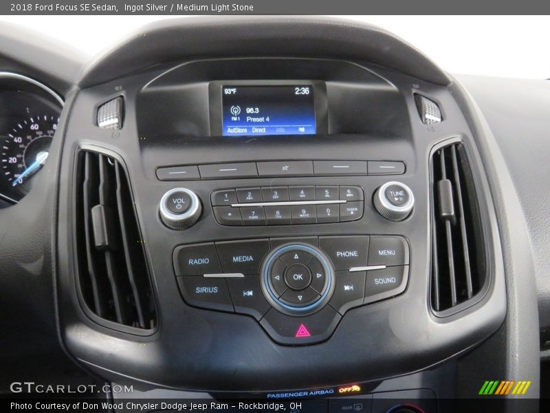 Ingot Silver / Medium Light Stone 2018 Ford Focus SE Sedan