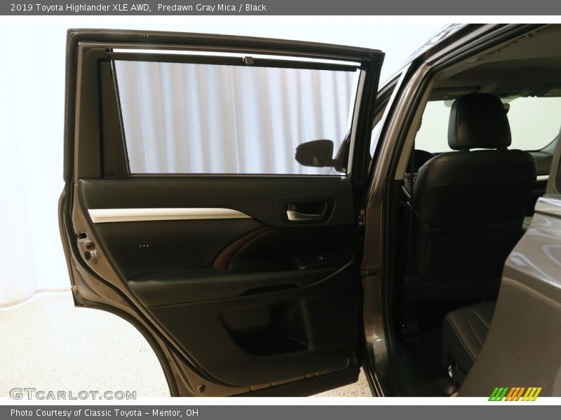 Predawn Gray Mica / Black 2019 Toyota Highlander XLE AWD