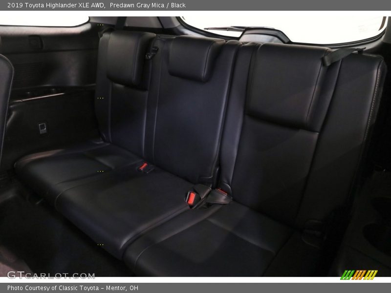 Predawn Gray Mica / Black 2019 Toyota Highlander XLE AWD