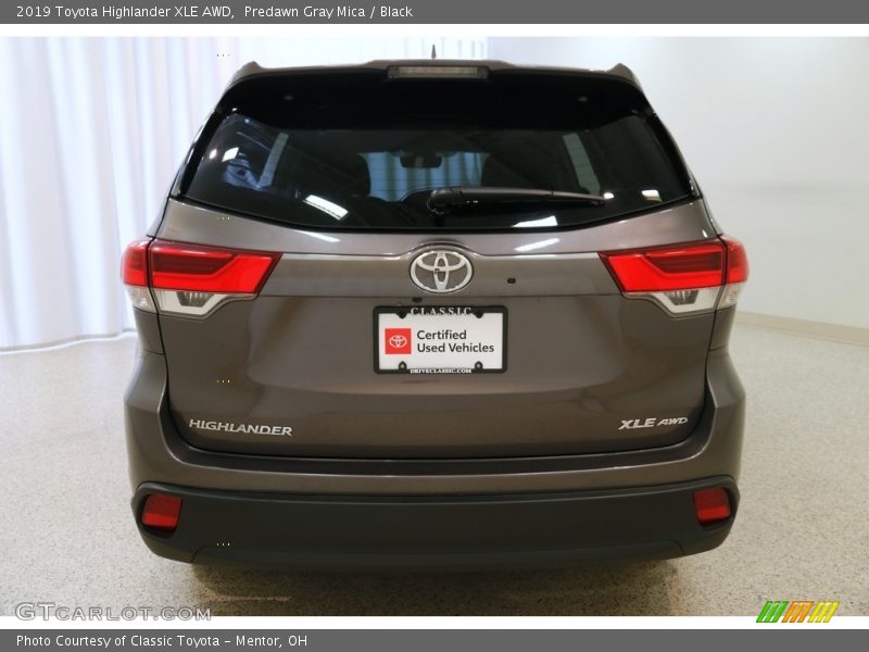 Predawn Gray Mica / Black 2019 Toyota Highlander XLE AWD