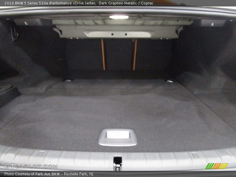 Dark Graphite Metallic / Cognac 2019 BMW 5 Series 530e iPerformance xDrive Sedan