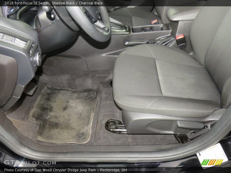 Shadow Black / Charcoal Black 2018 Ford Focus SE Sedan