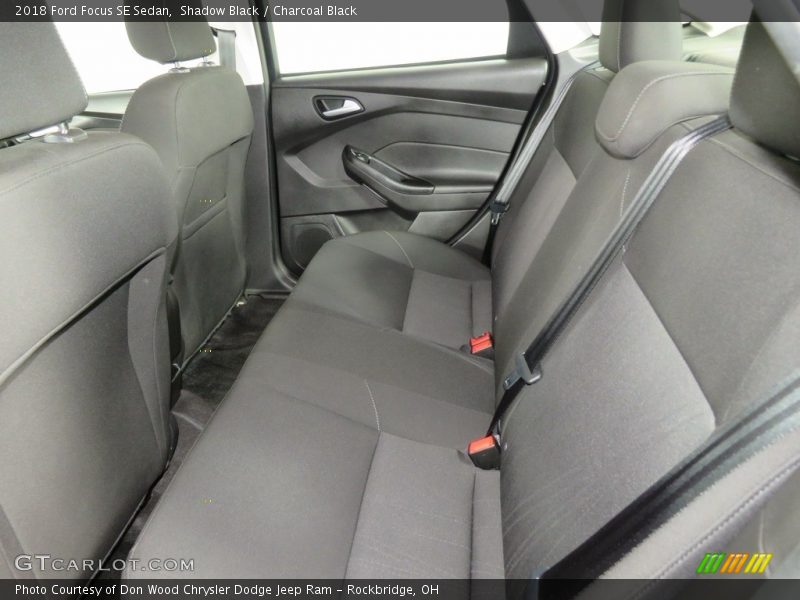 Shadow Black / Charcoal Black 2018 Ford Focus SE Sedan