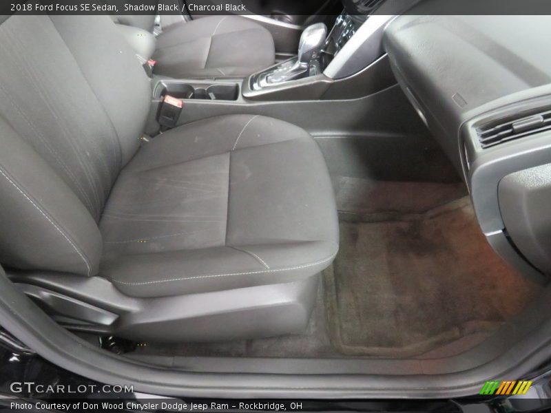Shadow Black / Charcoal Black 2018 Ford Focus SE Sedan