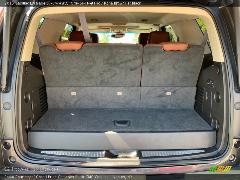  2015 Escalade Luxury 4WD Trunk