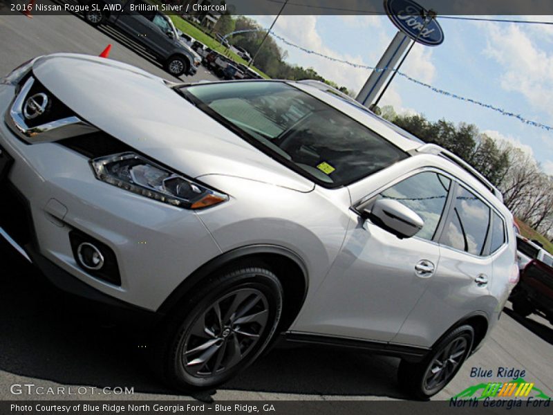 Brilliant Silver / Charcoal 2016 Nissan Rogue SL AWD