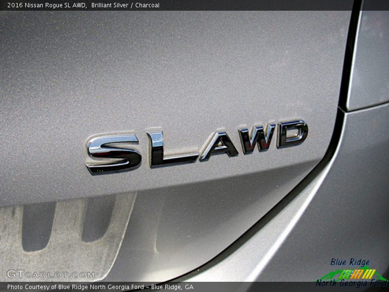 Brilliant Silver / Charcoal 2016 Nissan Rogue SL AWD