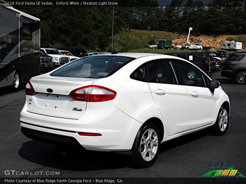 Oxford White / Medium Light Stone 2016 Ford Fiesta SE Sedan