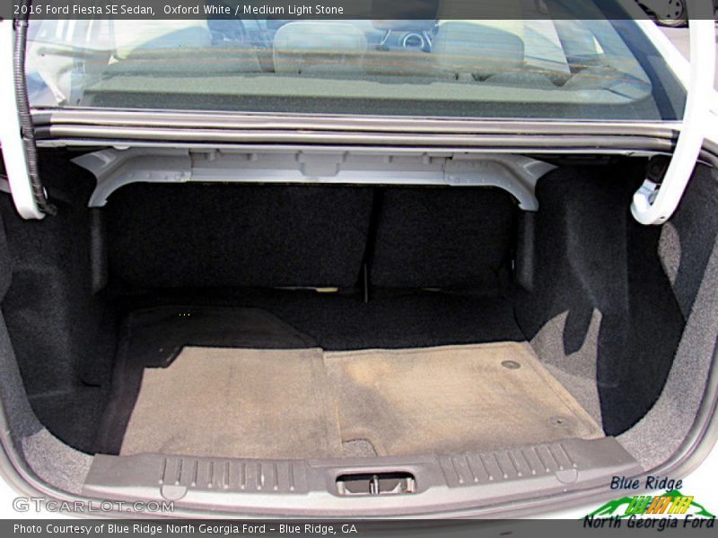 Oxford White / Medium Light Stone 2016 Ford Fiesta SE Sedan