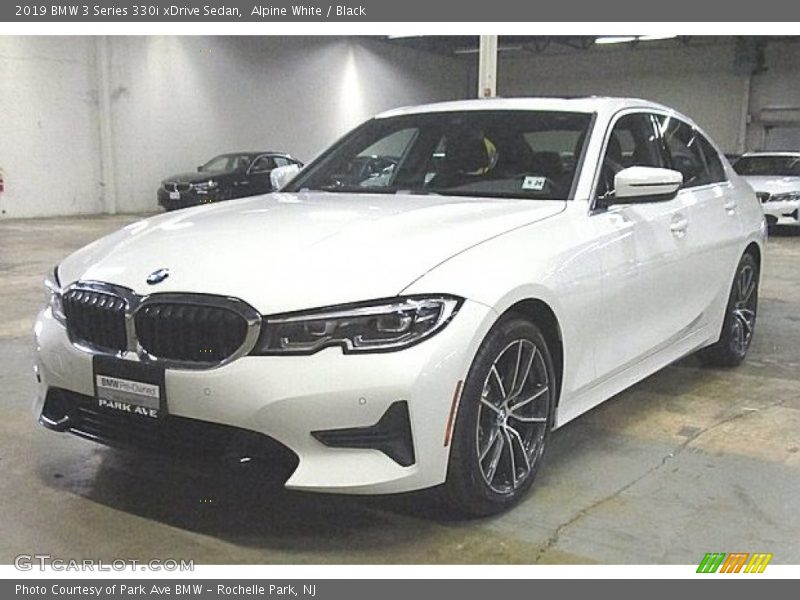 Alpine White / Black 2019 BMW 3 Series 330i xDrive Sedan