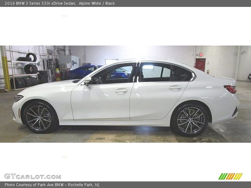Alpine White / Black 2019 BMW 3 Series 330i xDrive Sedan