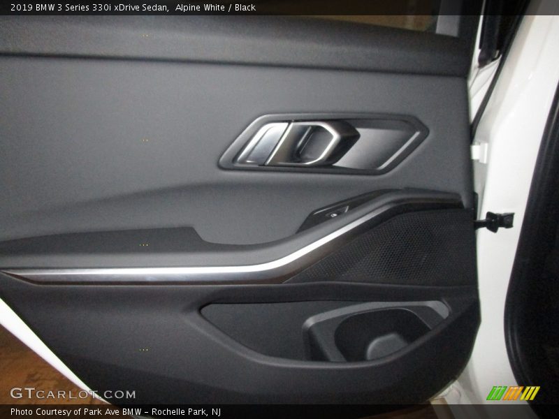 Alpine White / Black 2019 BMW 3 Series 330i xDrive Sedan